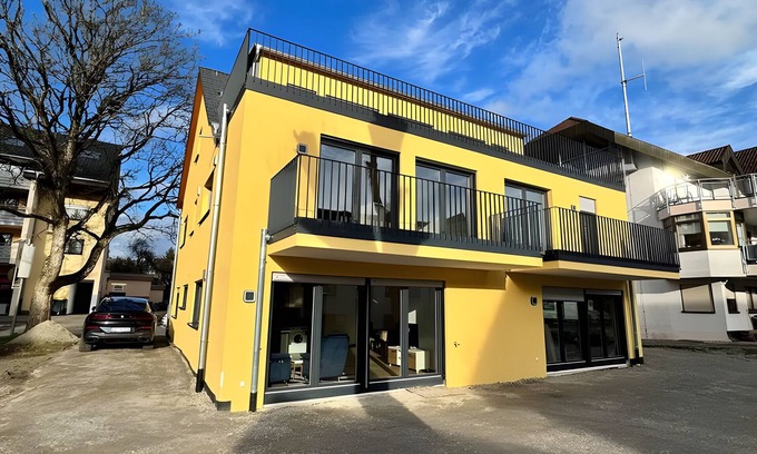 Bad Duerrheim House | Holiday Home 'Bad Dürrheim' with Shared Terrace and Wi-Fi