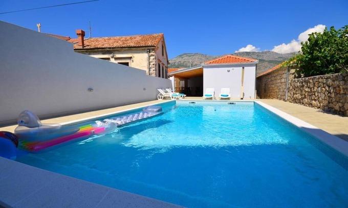 Gruda House | Holiday Home Belmondo