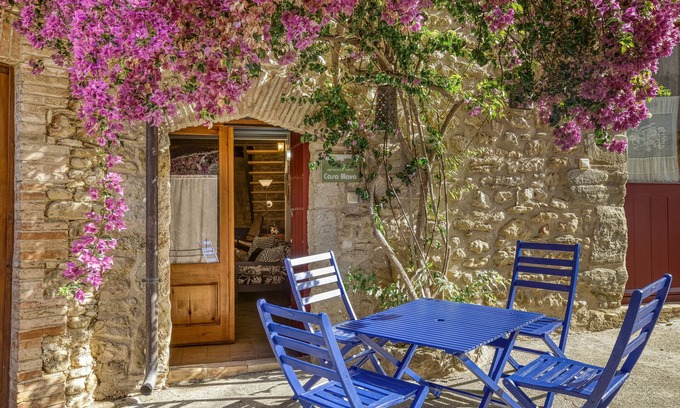 Orriols House | Holiday Home "Blava" with Wi-Fi