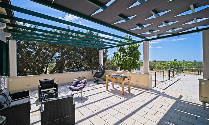 Praznica House | Holiday Home Bračuta- Two Bedroom Holiday Home with Pool