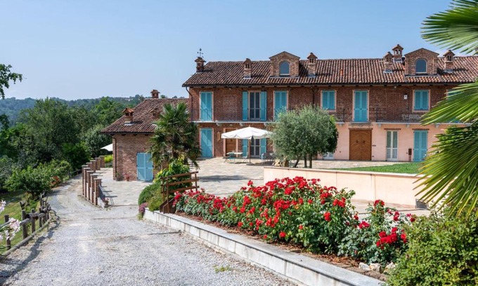 Monta House | Holiday Home Bricco delle Rondini by Interhome