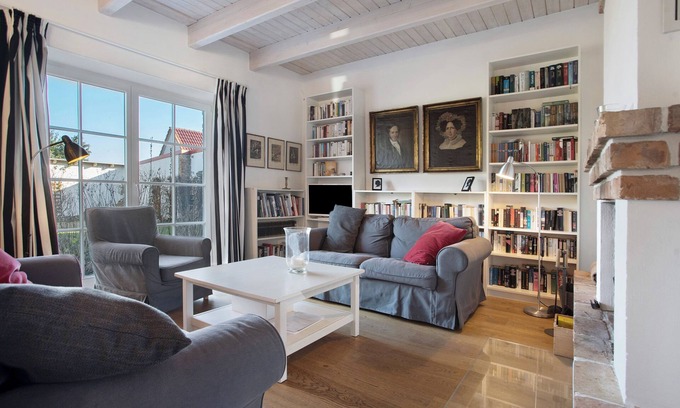 Dalwitz House | Holiday Home 'Brunnenhaus' with Private Terrace, Private Garden and Wi-Fi