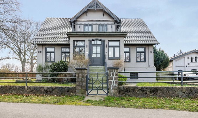 Delingsdorf House | Holiday Home 'Buchenhof' with Private Terrace, Private Garden and Wi-Fi