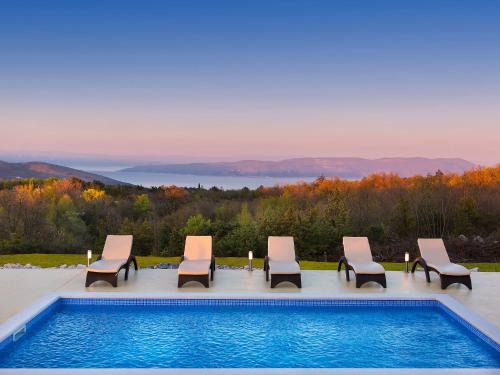 Bartici House | Holiday Home Bura by Interhome