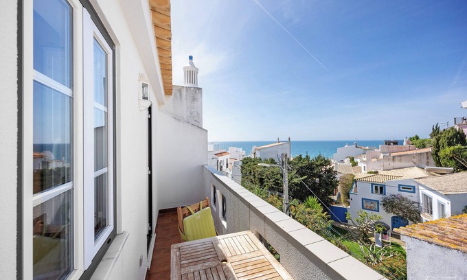 Burgau Villa | Holiday Home 'Burgau - A Casa Dos Avós' with Sea View, Balcony and Wi-Fi