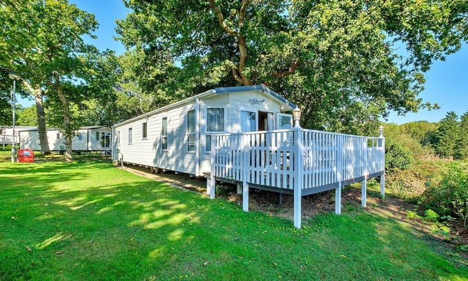 Cowes House | Holiday Home by UK Coast with Sea Views