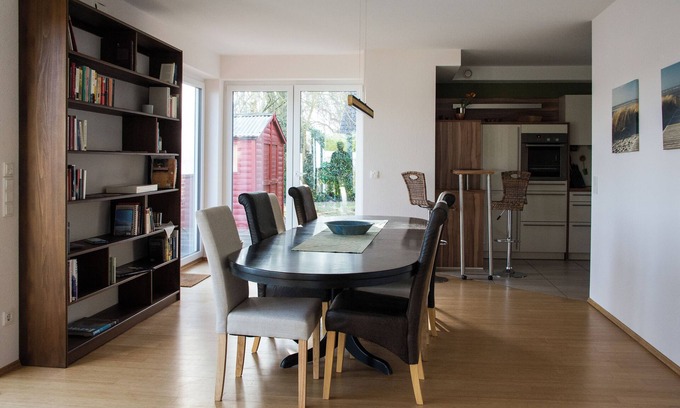 Debstedt House | Holiday home by the lake