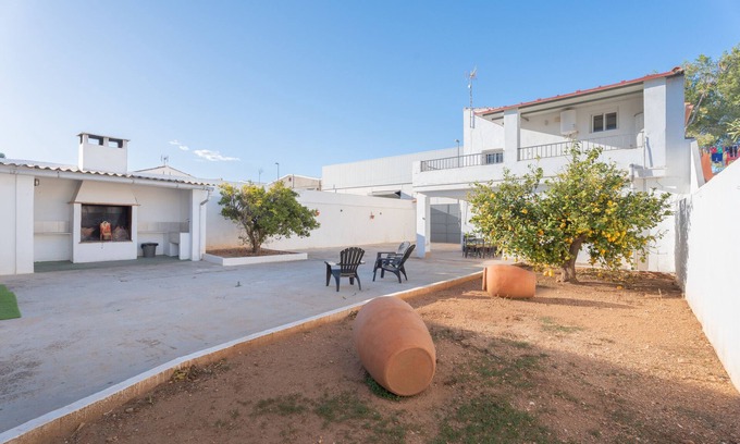 Tous House | Holiday Home 'Ca Michico' with Private Pool, Wi-Fi and Air Conditioning