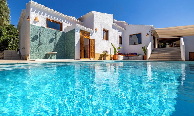 El Tosalet House | Holiday Home 'Ca Rulleta Jávea' with Mountain View, Wi-Fi and Air Conditioning