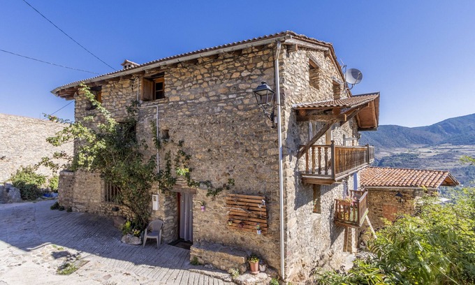 Ansovell House | Holiday Home "Cal Barral" with Mountain View, Balcony & Wi-Fi
