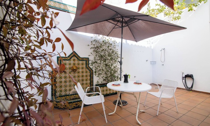 Premia de Mar House | Holiday Home 'Cal Padrí 1871' with Private Terrace, Wi-Fi and Air Conditioning
