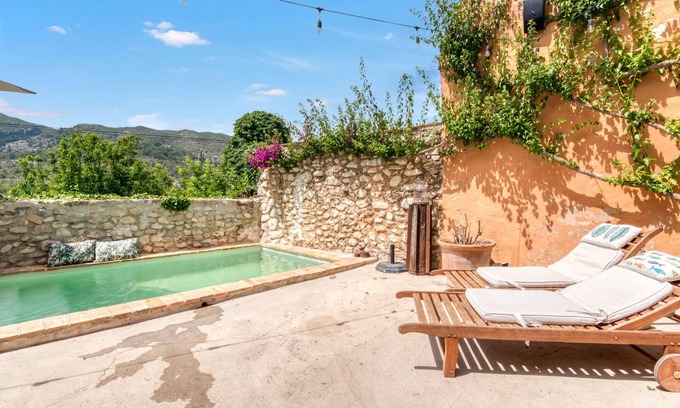 Beniali House | Holiday Home 'Calapasita26' with Pool, Mountain View and Wi-Fi
