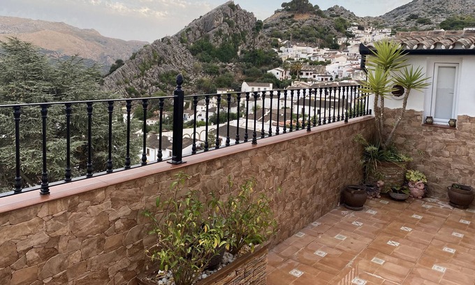 Montejaque House | Holiday Home Casa Ana with Mountain View, Terrace & Wi-Fi