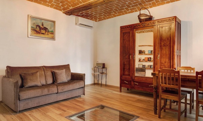 Portacomaro House | Holiday Home 'Casa Dello Zio' with Mountain View, Wi-Fi and Air Conditioning