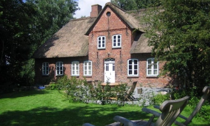 Neukirchen/Erzgeb House | Holiday Home 'Casa Del Norte' with Private Garden and Wi-Fi