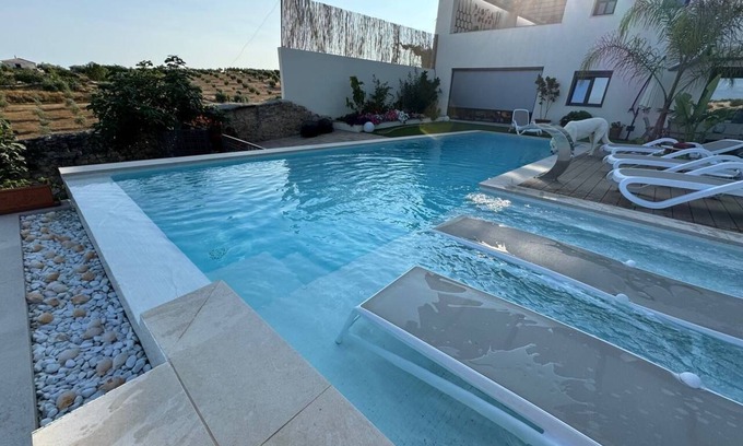 Alomartes House | Holiday Home 'Casa Del Olivo Lucio En Alomartes' with Mountain Views