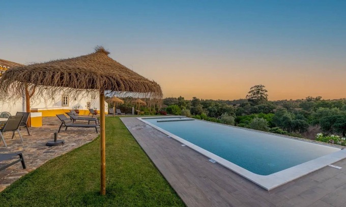 Loule House | Holiday Home 'Casa Do Poço - Vale Luís Neto' with Mountain View, Wi-Fi and Air Conditioning