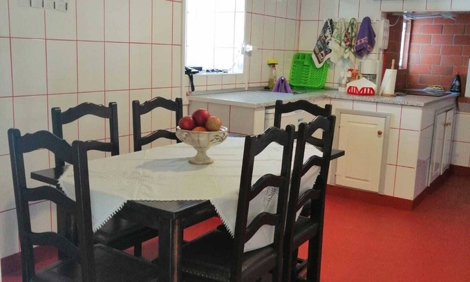 Fajazinha House | Holiday Home 'Casa do Rossio' with Mountain View & Wi-Fi