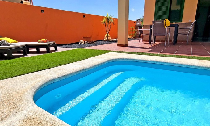 Tarajalejo House | Holiday home CASA ELA in Tarajalejo, sea view, near the beach, WiFi