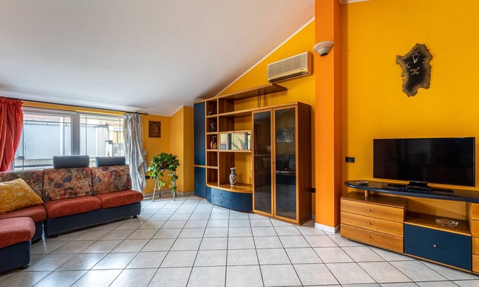 Assemini House | Holiday Home "Casa Flu" with Private Terrace & A/C