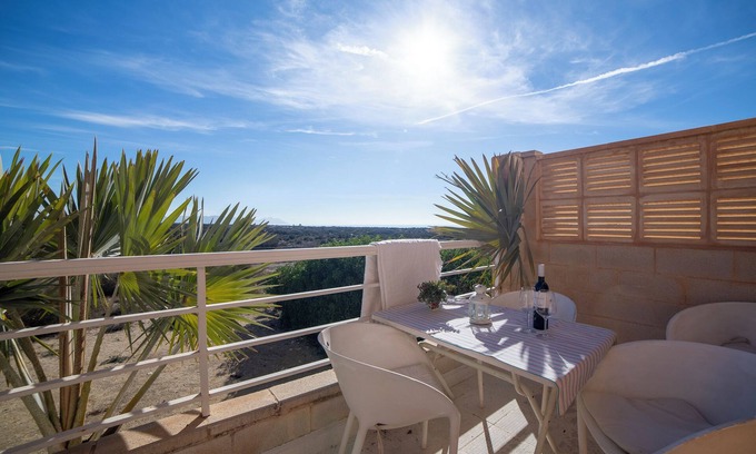 Retamar House | Holiday Home "Casa Minuni" with Sea View, Terrace, Balcony, A/C & Wi-Fi