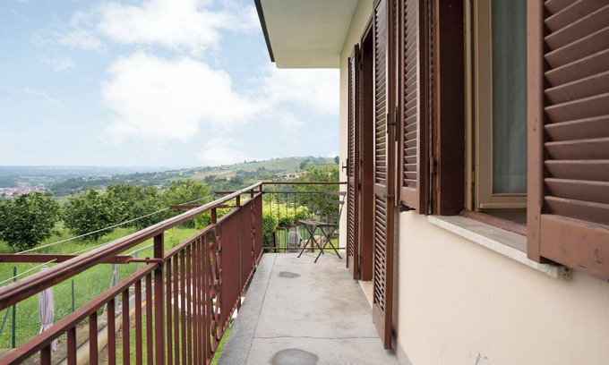 Dogliani House | Holiday Home 'Casa Pianezzo Dogliani' with Mountain View, Private Pool and Wi-Fi