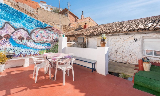 Navarres House | Holiday Home 'Casa Ratón Perez' with Private Terrace, Wi-Fi and Air Conditioning