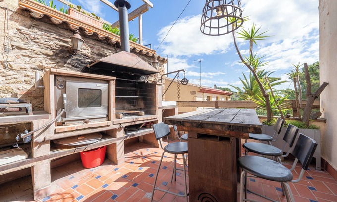 Almoster House | Holiday Home 'Casa Rústica Cal Mian' with Mountain View, Wi-Fi and Air Conditioning