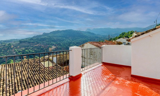 L'Abdet House | Holiday Home "Casa Serrella - Abdet" with Mountain View, Garden & Wi-Fi
