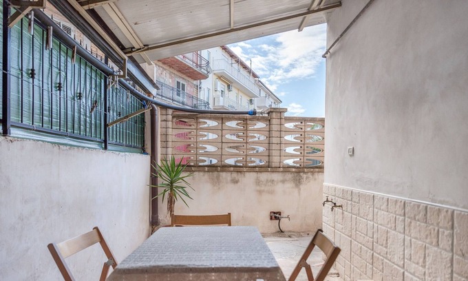 Favara House | Holiday Home 'Casa Valentina' close to City Centre with Terrace & Wi-Fi