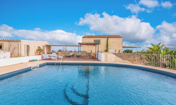 Noto Marina House | Holiday Home Casale dei Cactus with Sea View, Pool, Terraces & Wi-Fi