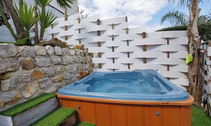 Nossa Senhora das Misericordias House | Holiday Home 'Castelos Azul' with Private Garden, Wi-Fi and Air Conditioning