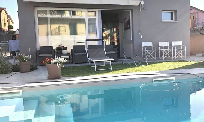 Marotta House | Holiday Home 'Chalet Al Mare' with Private Pool, Private Garden and Air Conditioning