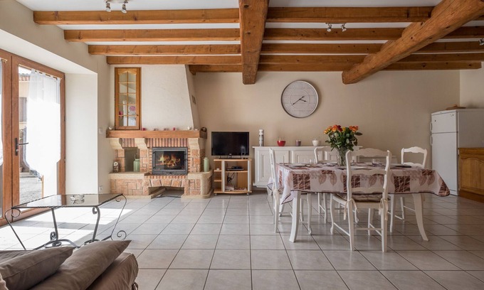 Espezel House | Holiday Home 'Chez Léontine' with Mountain View and Wi-Fi