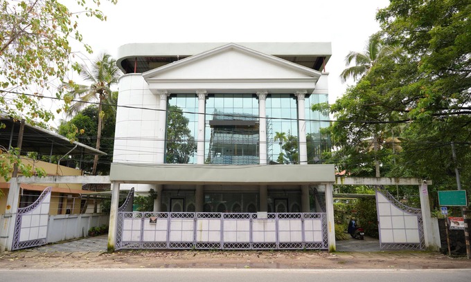 Maradu Apartment | Holiday Home Cochin nLocated in Ernakulam Near to Gandhi Square, Poonithura.