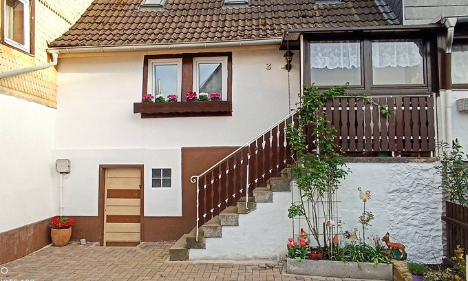 Frankisch-Crumbach House | Holiday Home 'Tiny Old House' with Private Terrace, Wi-Fi and Air Conditioning