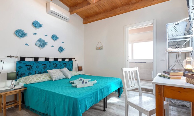 Sennori House | Holiday Home 'De Mirto' with Wi-Fi and Air Conditioning