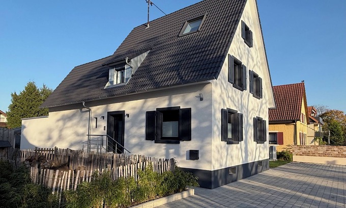 Neuenburg am Rhein House | Holiday Home 'Hq16 - Modernes' with Private Terrace, Balcony and Wi-Fi