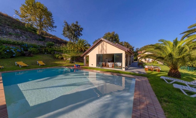 Felgueiras House | Holiday Home 'De Valdemar' with Mountain View, Wi-Fi and Air Conditioning