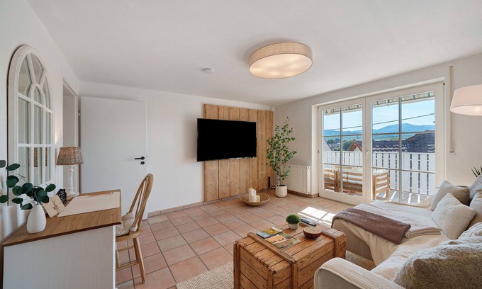 Burkheim House | Holiday Home 'Burkheim' with Balcony, Wi-Fi and Private Gym