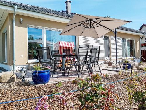 Saal House | Holiday Home Der kleine Kranich by Interhome