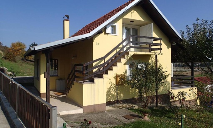 Sveti Kriz Zacretje House | Holiday Home Dora