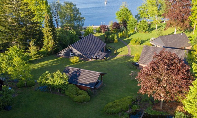 Borgstedt House | Holiday Home 'Eiderblick' with Private Terrace, Private Garden and Wi-Fi