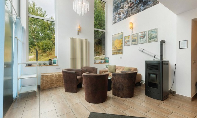 Ammeldingen bei Neuerburg House | Holiday Home 'Eifel Atrium' with Private Terrace and Wi-Fi