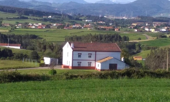 Gozon House | Holiday Home 'El Carbayal' with Mountain View and Garden