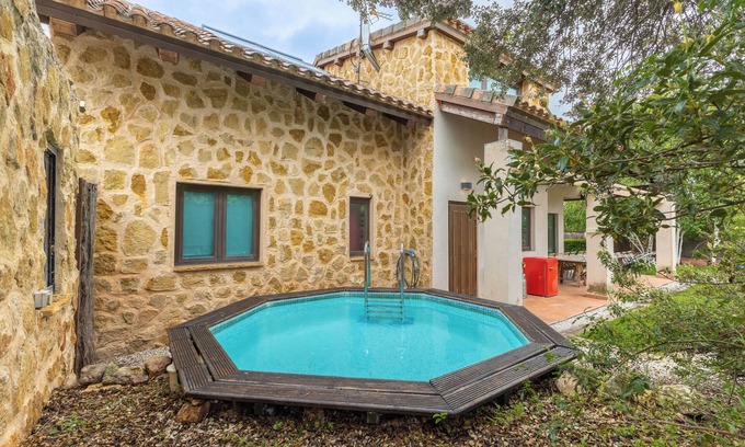 Vegas de Matute House | Holiday Home 'El Herrén Del Abuelo' with Mountain View, Private Pool and Private Terrace