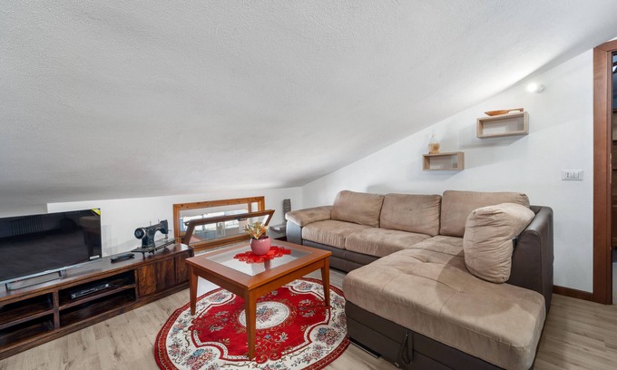 San Sperate House | Holiday Home 'Eleonora' with Private Garden, Wi-Fi and Air Conditioning