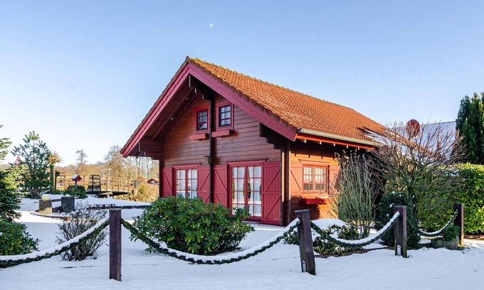 Steinbild House | Holiday Home 'Emslandstube' with Lake View, Private Terrace and Private Garden