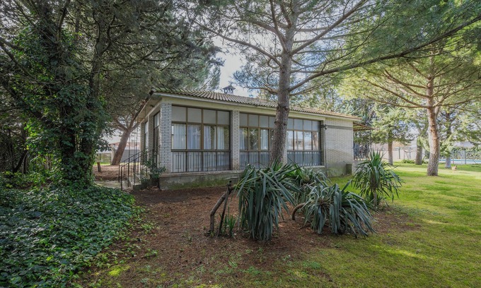 Cuellar House | Holiday Home 'La Casa De Arroyo' with Private Pool and Private Terrace