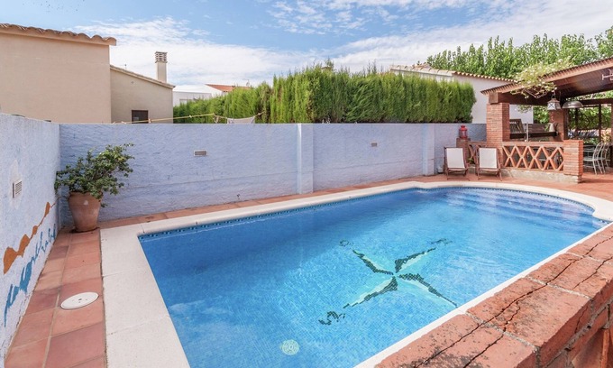 Sant Pere Pescador House | Holiday Home in St Pere Pescador near Beach